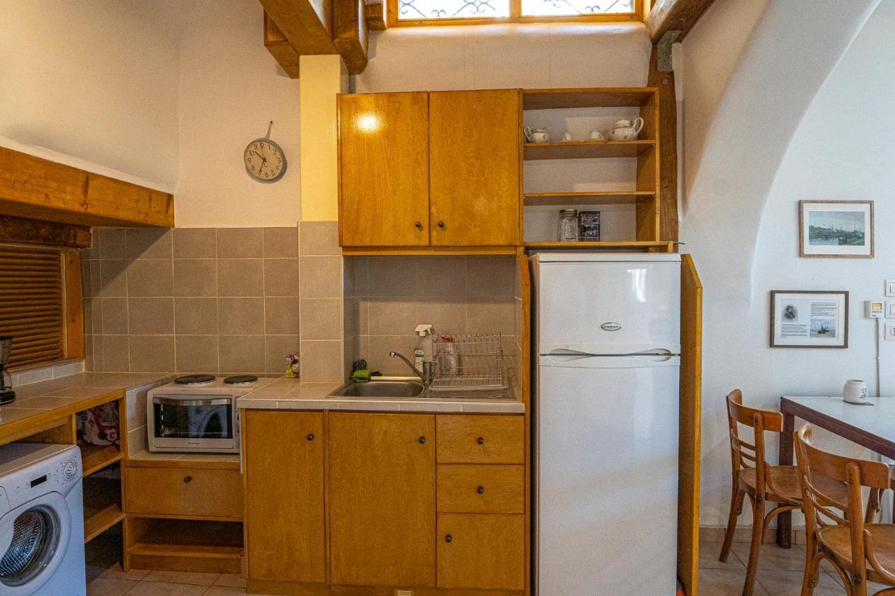 アテネA Painter'S House In Plakaアパートメント エクステリア 写真